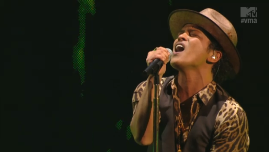 Bruno Mars Gorilla MTV VMA Brooklyn 2013